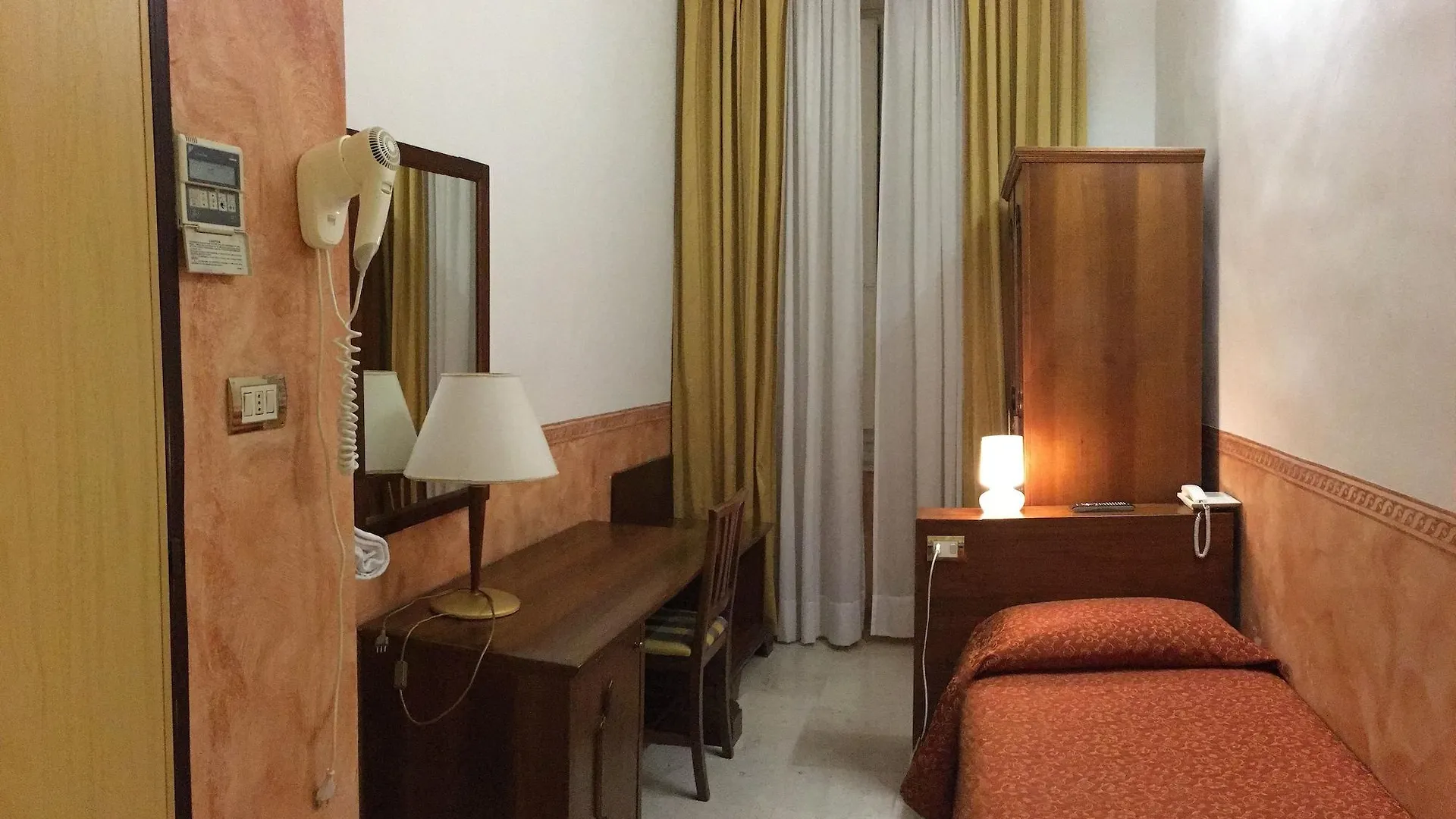 Hotel Olimpia Florence 3*,  Italy